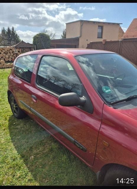 Gebraucht Renault Clio II Authentique 75 PS (55 kW) 2001 Rot Limousine