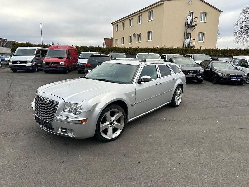 Silber Gebraucht 2010 Chrysler 300C Touring Kombi | 6.990 € (Teuer) - Bild 1/4