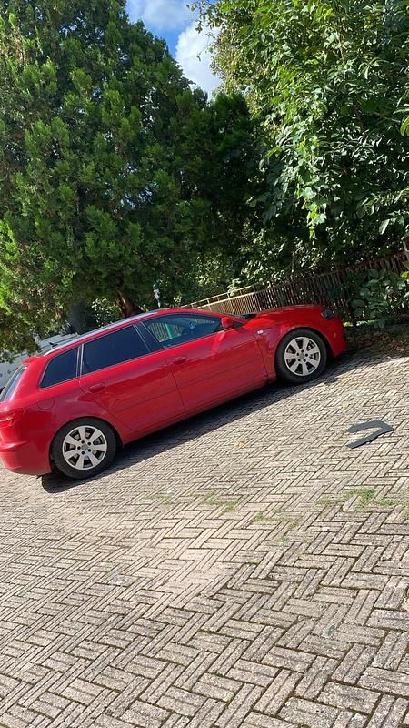 Rot Gebraucht 2005 Audi A3 Kleinwagen | 2.000 € (Guter Preis) - Bild 1/4