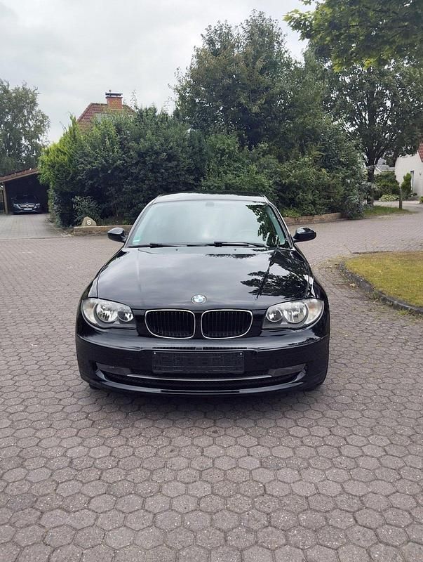 Schwarz Gebraucht 2008 BMW 116 Kleinwagen | 4.900 € - Bild 1/4