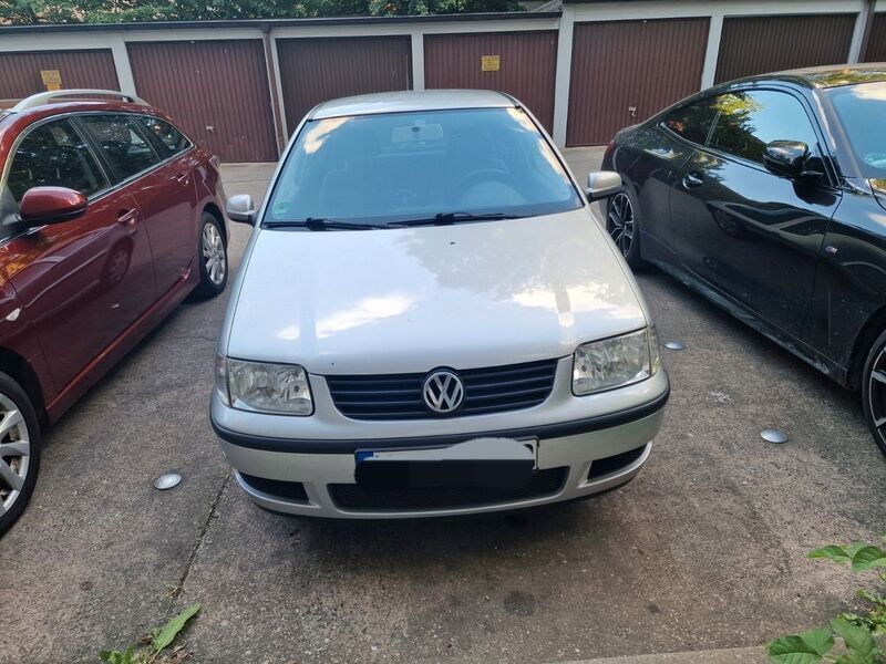 Silber Gebraucht 2001 VW Polo Basis Limousine | 1.990 € (Etwas zu teuer) - Bild 1/4