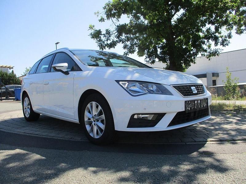 Weiß Gebraucht 2018 Seat Leon ST Style Kombi | 14.490 € (Fairer Preis) - Bild 1/4
