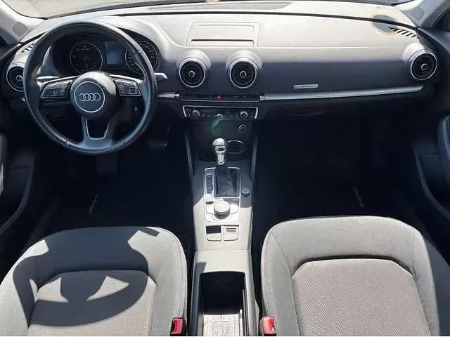 Gebraucht Audi A3 Sportback 116 PS (85 kW) 2018 Mythosschwarz metallic Kleinwagen