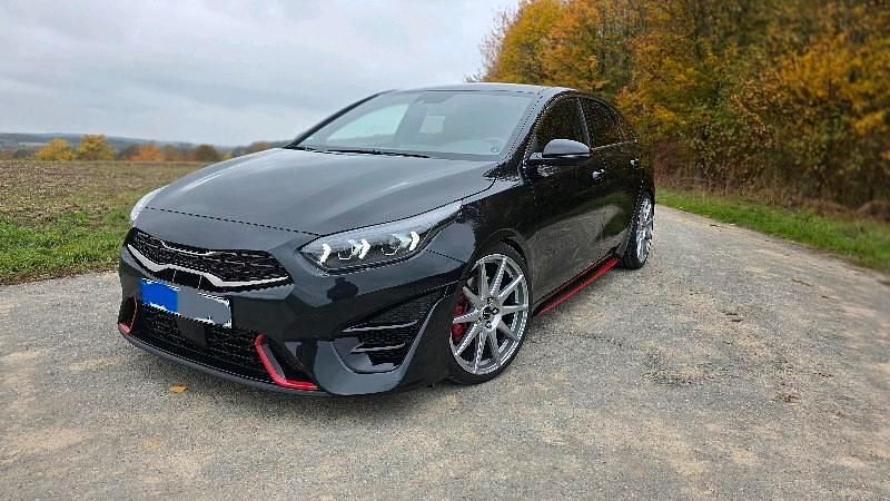 Schwarz Gebraucht 2023 Kia ProCeed GT Kombi | 28.950 € (Fairer Preis) - Bild 1/4