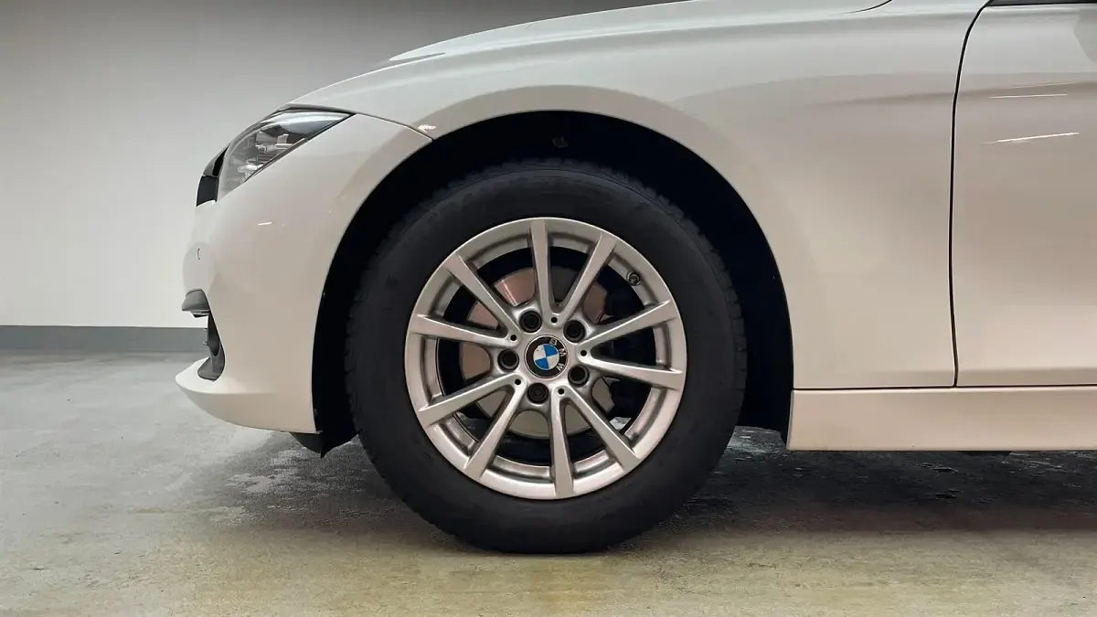 Usata BMW 320 Efficient Dynamics 184 CV (135 kW) 2019 Bianco Station wagon