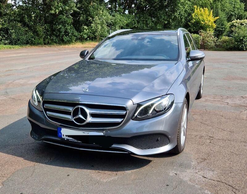 Grau Gebraucht 2017 Mercedes E220 Avantgarde Kombi | 22.500 € (Etwas zu teuer) - Bild 1/1