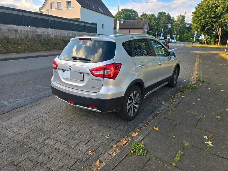 Silber Gebraucht 2018 Suzuki SX4 S-Cross SUV | 5.700 € - Bild 1/3