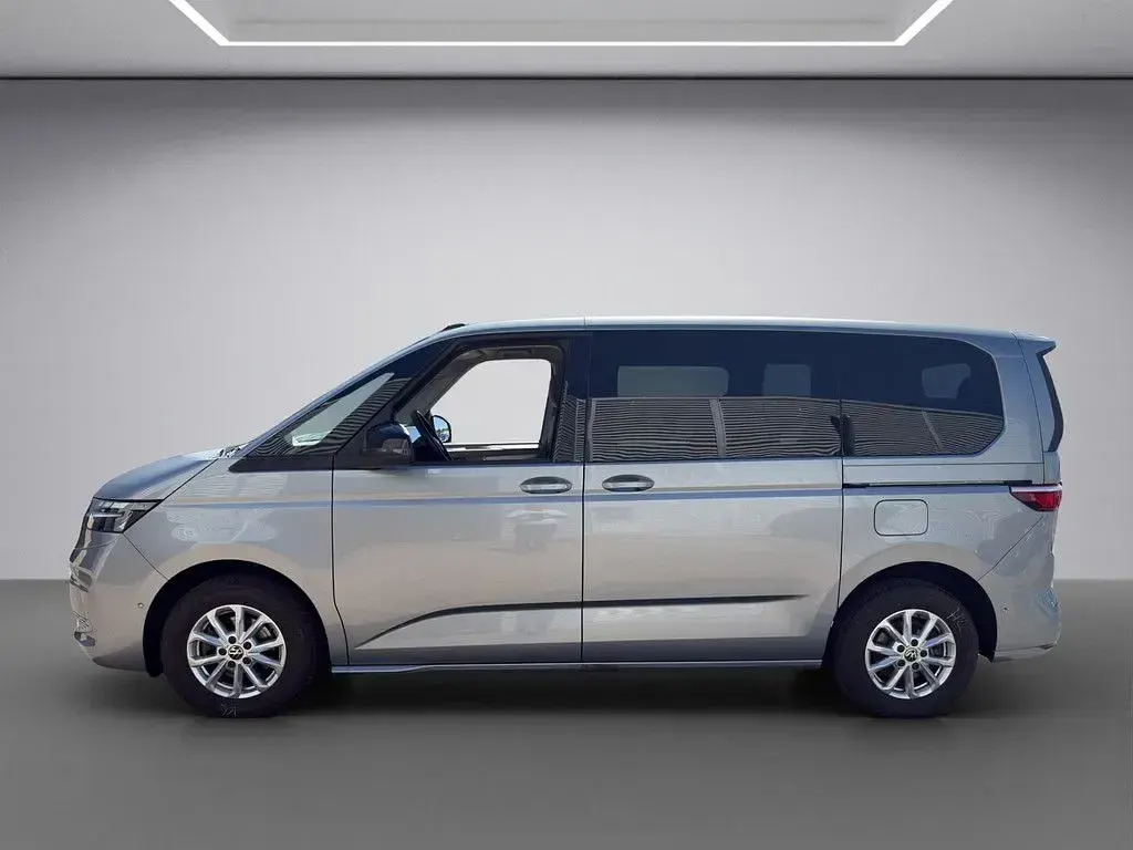 Gebraucht VW Multivan Basis 150 PS (110 kW) 2024 Monosilber Van / Kleinbus