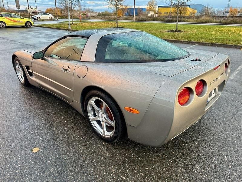 Second-hand Corvette C5 344 CP (253 kW) 2001 Argintiu Cabrio