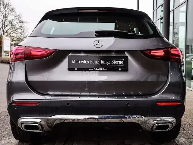 Gebraucht Mercedes GLA200 Advanced 150 PS (110 kW) 2024 Grau SUV