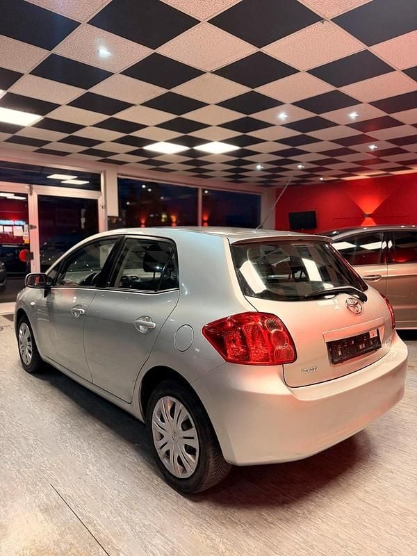 Gebraucht Toyota Auris 125 PS (91 kW) 2007 Silber Limousine