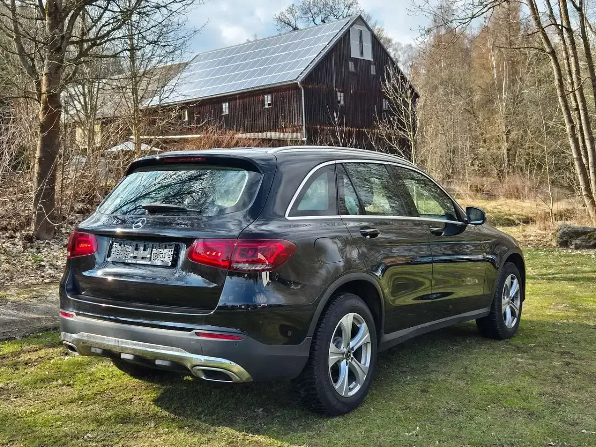 Gebraucht Mercedes GLC200 211 PS (155 kW) 2019 Schwarz  unilack SUV
