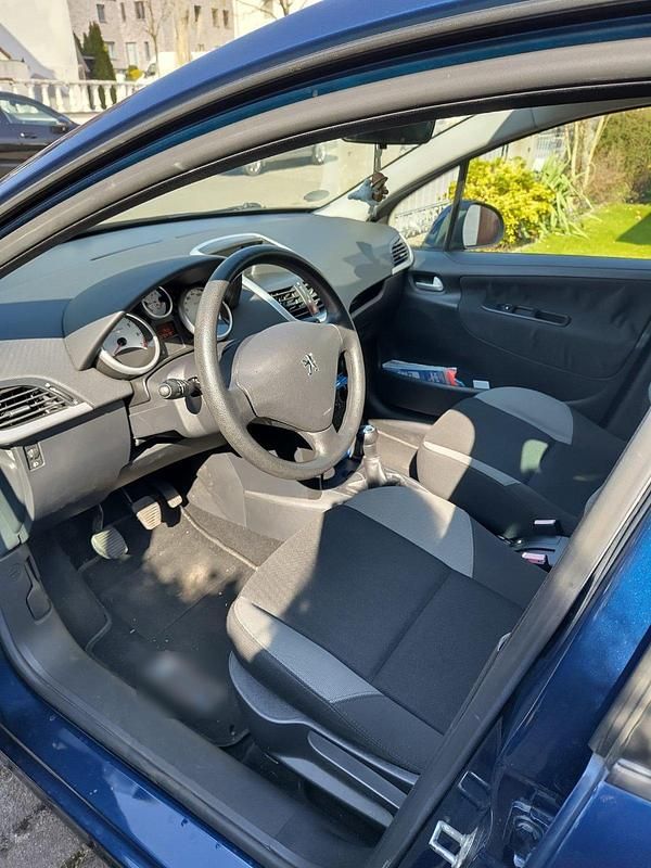 Gebraucht Peugeot 207 95 PS (69 kW) 2009 Blau Kombi