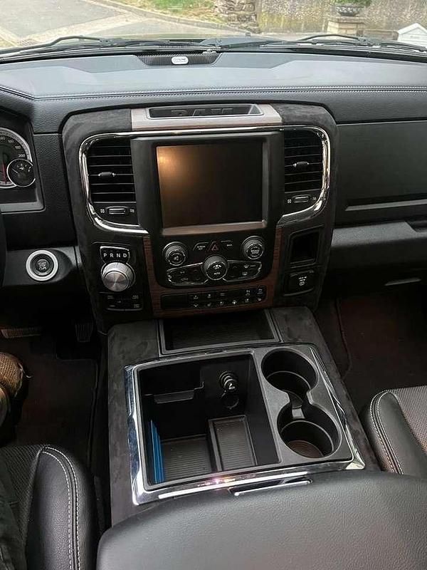 Gebraucht Dodge Ram 401 PS (294 kW) 2014 Schwarz Abholung