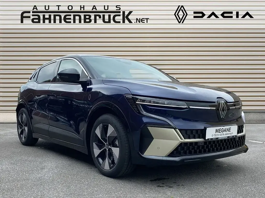 Nowe Renault Megane E-Tech Iconic 160 kW (218 KM) 2025 Niebieski Sedan/Limuzyna