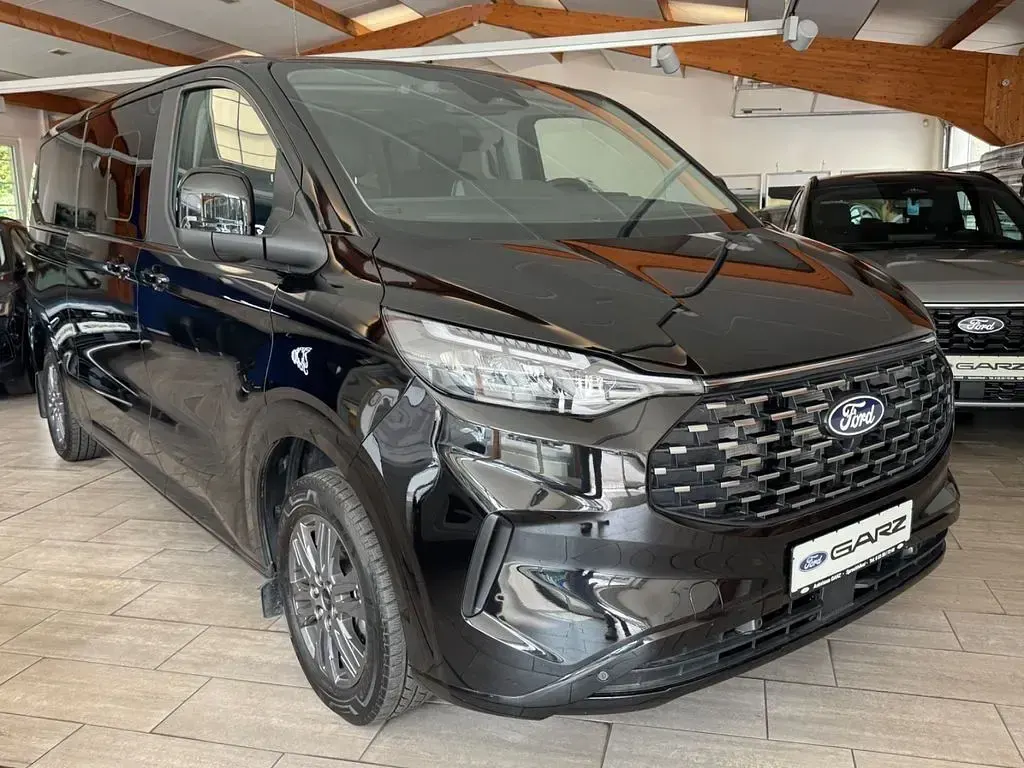 Gebraucht Ford Tourneo Custom Titanium 136 PS (100 kW) 2025 Schwarz Van
