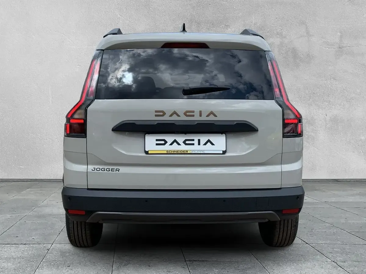 Gebraucht Dacia Jogger Extreme 122 PS (89 kW) 2026 Beige Van / Kleinbus