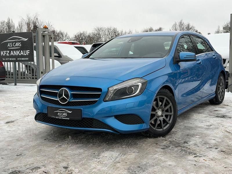 Blau Gebraucht 2012 Mercedes A200 Limousine | 9.990 € (Fairer Preis) - Bild 1/4