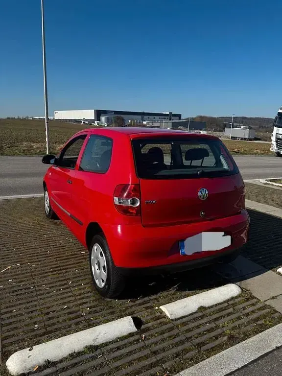 Second-hand VW Fox 54 CP (39 kW) 2005 Roșu Hatchback