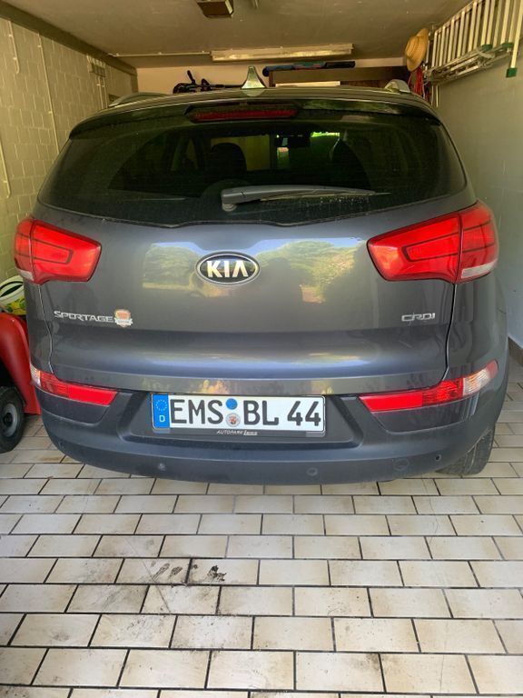 Grau Gebraucht 2016 Kia Sportage Vision SUV | 13.300 € (Guter Preis) - Bild 1/3