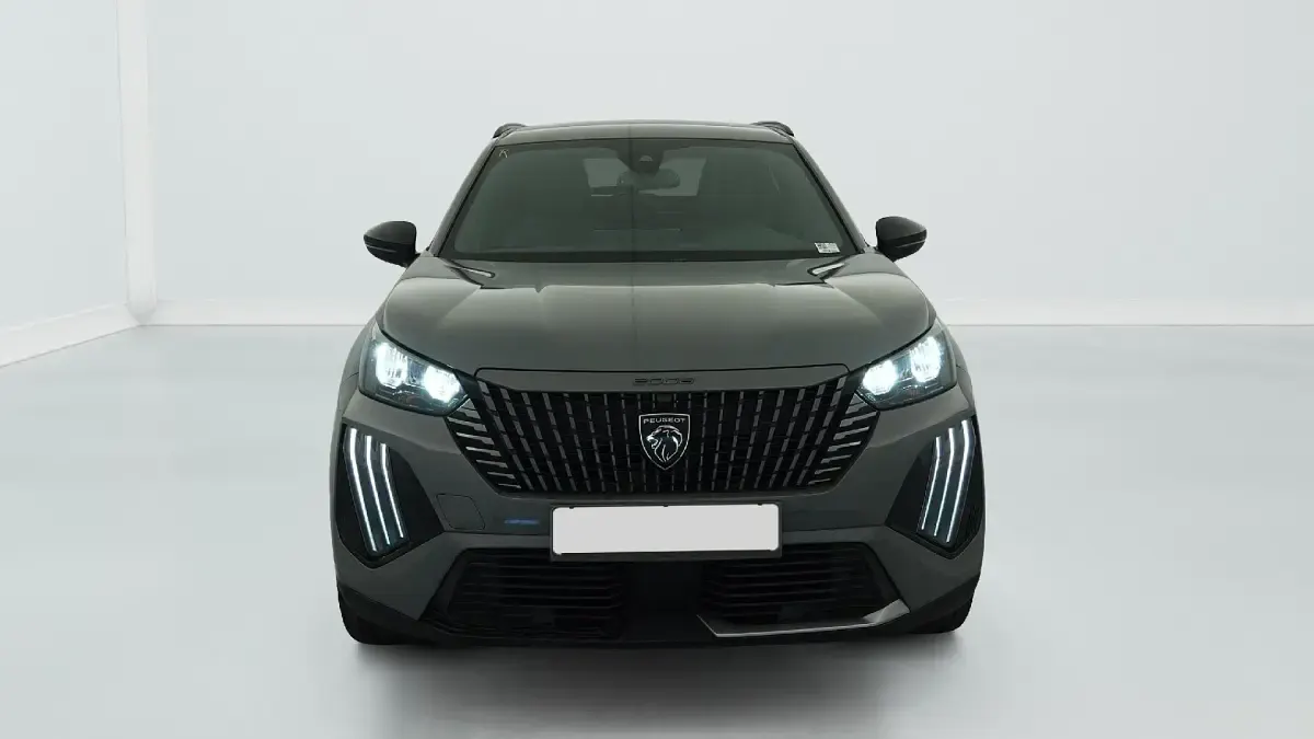 Gebraucht Peugeot e-2008 Allure 100 kW (136 PS) 2025 Grau (gris selenium) SUV