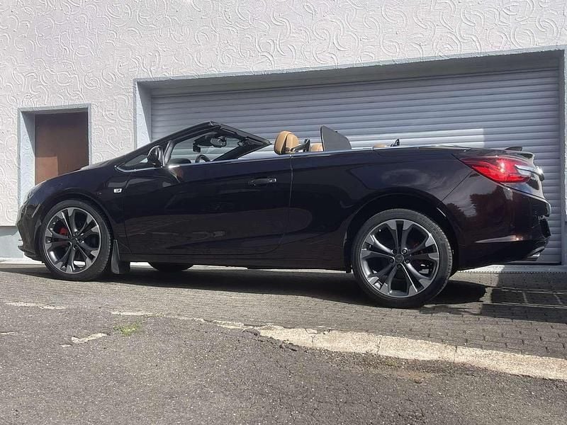 Braun Gebraucht 2018 Opel Cascada Ultimate Cabrio | 20.499 € (Etwas zu teuer) - Bild 1/4