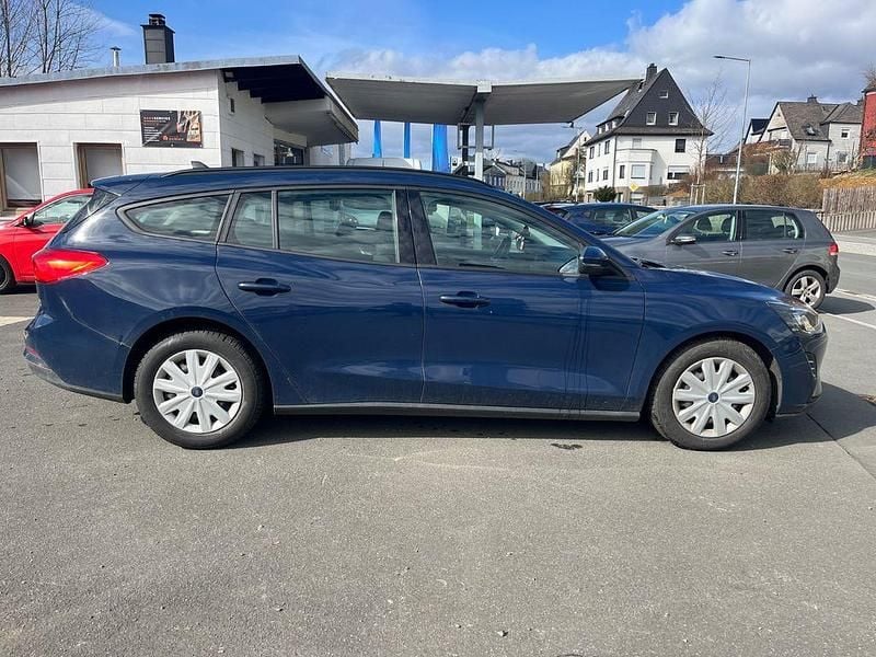 Usata Ford Focus 95 CV (69 kW) 2020 Blu Berlina