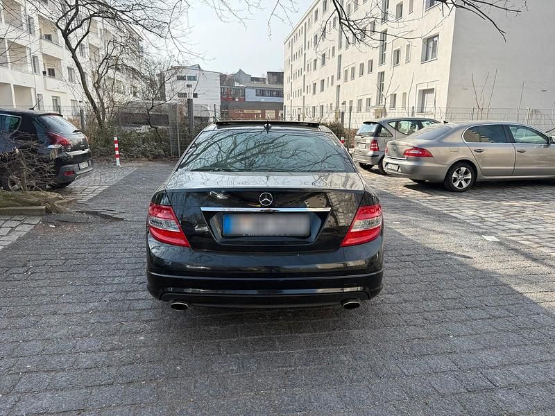 Gebraucht Mercedes C320 224 PS (164 kW) 2009 Schwarz Limousine