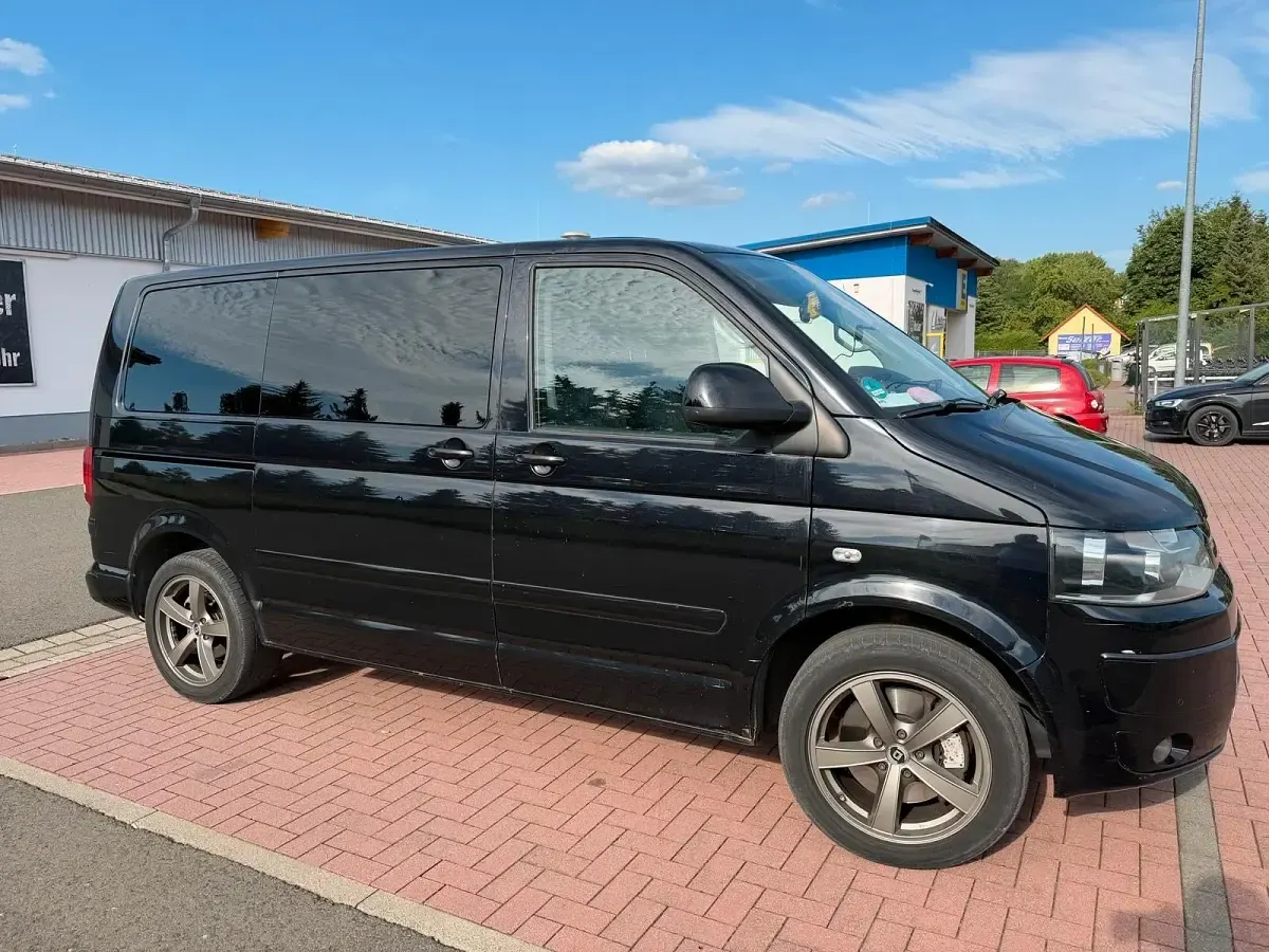 Gebraucht VW Caravelle 179 PS (131 kW) 2012 Schwarz Van