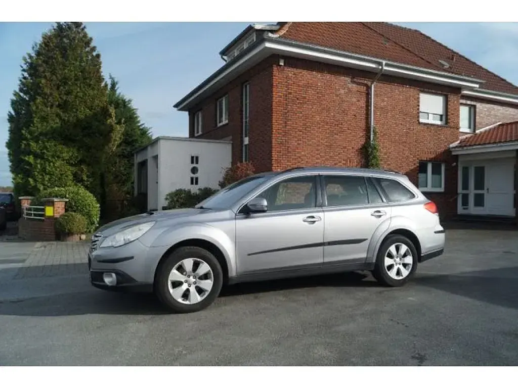 Gebraucht Subaru Outback Active 150 PS (110 kW) 2010 Steel silver (m) (metallic) Kombi