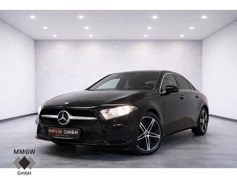 Nachtschwarz Gebraucht 2022 Mercedes A250 Progressive Limousine | 20.990 € (Guter Preis) - Bild 1/4