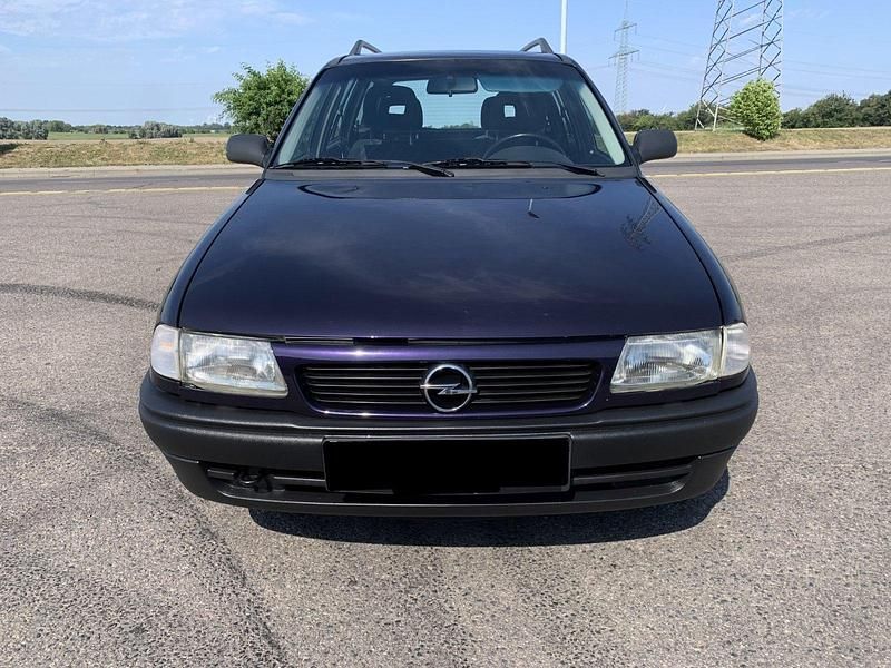 Gebraucht Opel Astra 70 PS (51 kW) 1995 Blau Kombi