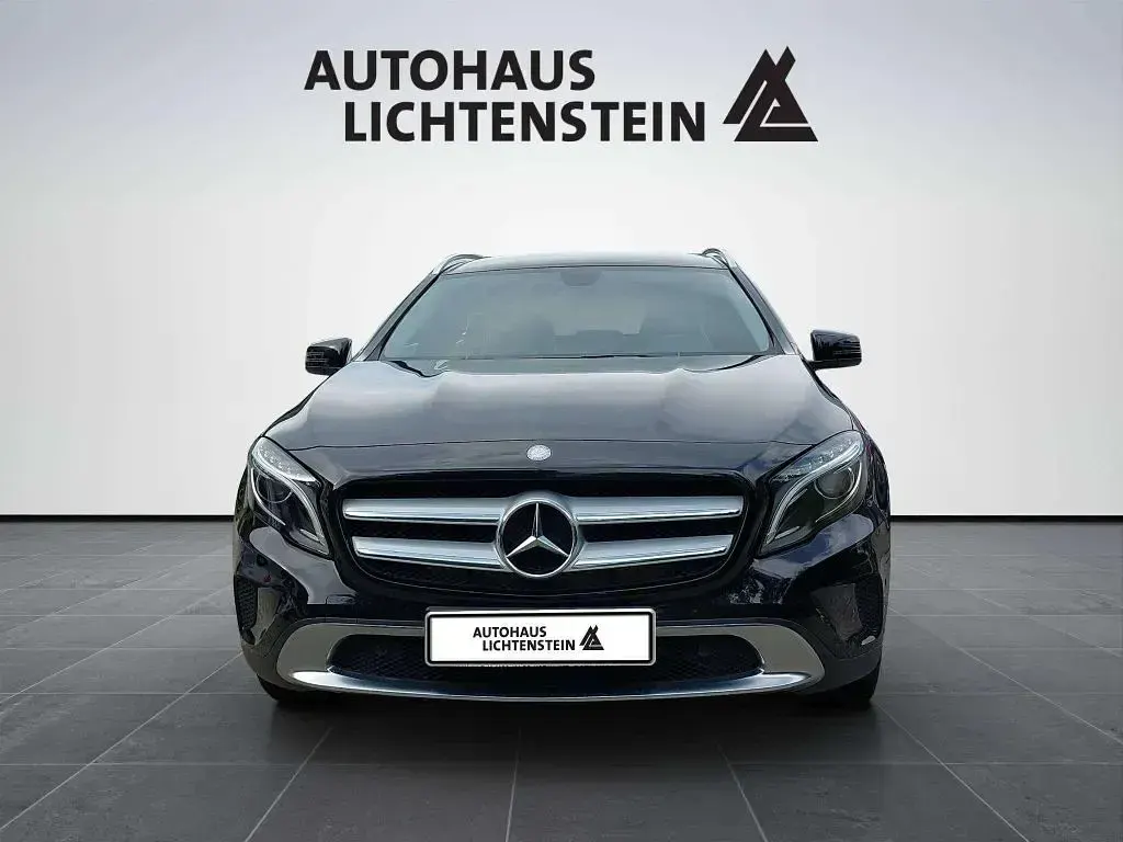 Gebraucht Mercedes GLA250 211 PS (155 kW) 2015 Schwarz SUV