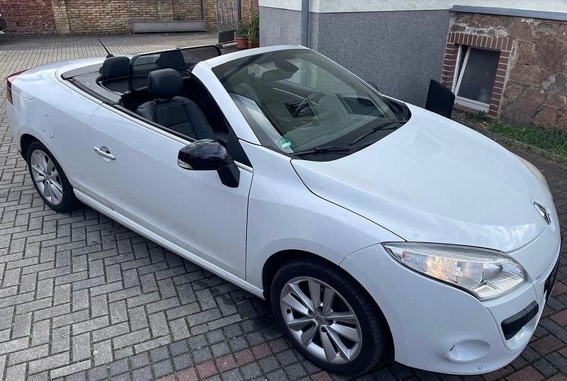 Weiß Gebraucht 2013 Renault Mégane Cabriolet Luxe Cabrio | 6.690 € (Fairer Preis) - Bild 1/4