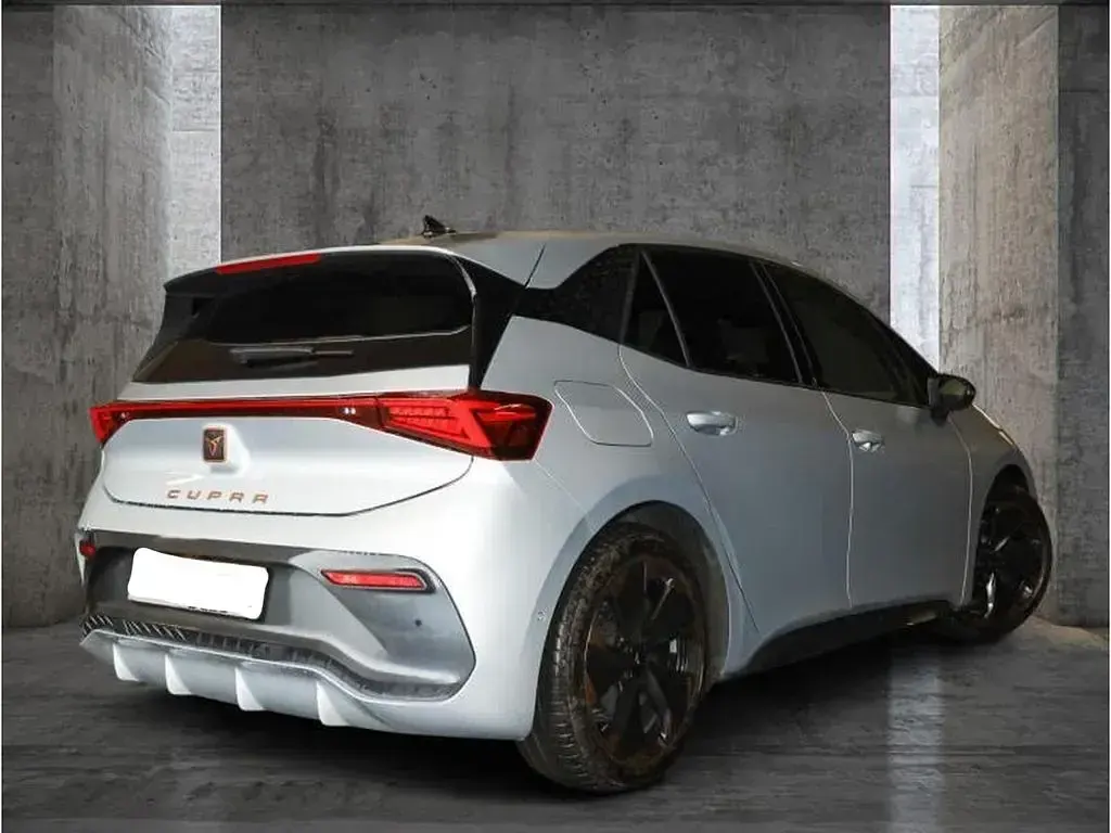 Second-hand Cupra Born e-Boost 169 kW (231 CP) 2024 Argintiu Hatchback