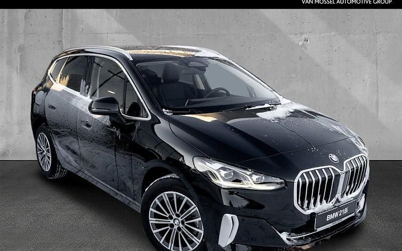 Schwarz Gebraucht 2024 BMW 218 Luxury Line Kombi | 26.790 € (Fairer Preis) - Bild 1/4