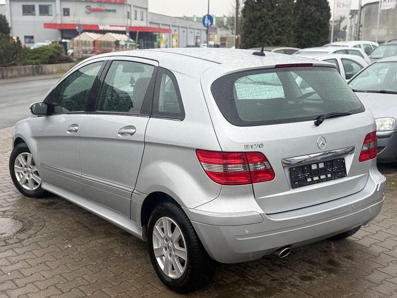 Gebraucht Mercedes B170 116 PS (85 kW) 2005 Silber Van / Kleinbus