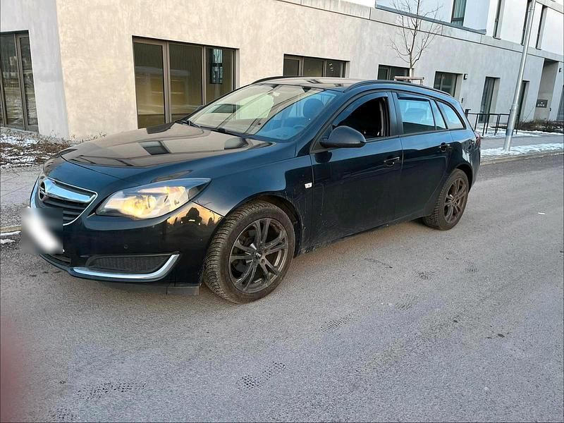Usado Opel Insignia 131 HP (96 kW) 2016 Preto Carrinha