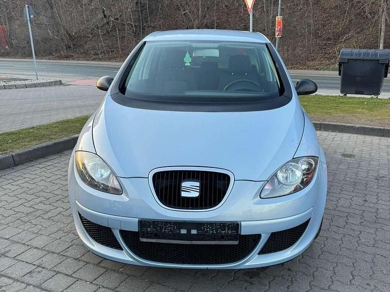 Second-hand Seat Altea 102 CP (75 kW) 2004 Albastru Monovolum