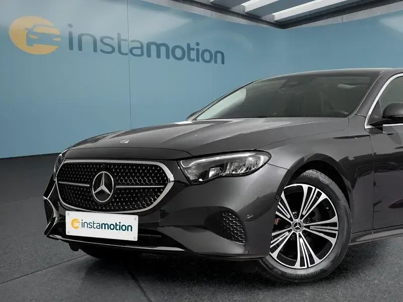 Gebraucht Mercedes E220 197 PS (144 kW) 2025 Grau Limousine