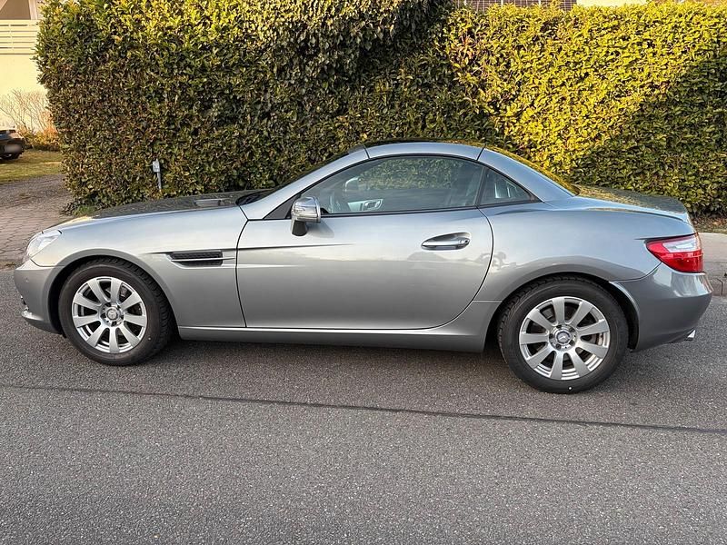 Gebraucht Mercedes SLK200 184 PS (135 kW) 2014 Silber Cabrio