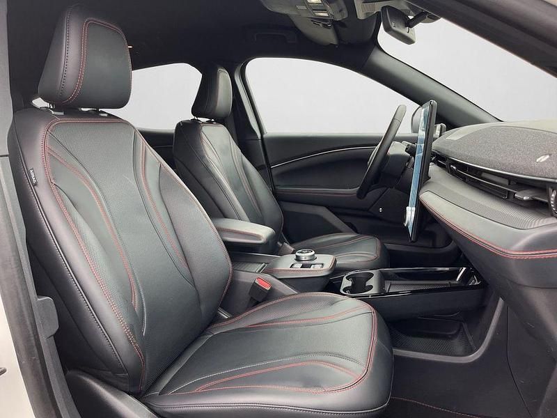 Gebraucht Ford Mustang Mach-E Premium 216 kW (294 PS) 2023 Weiß SUV