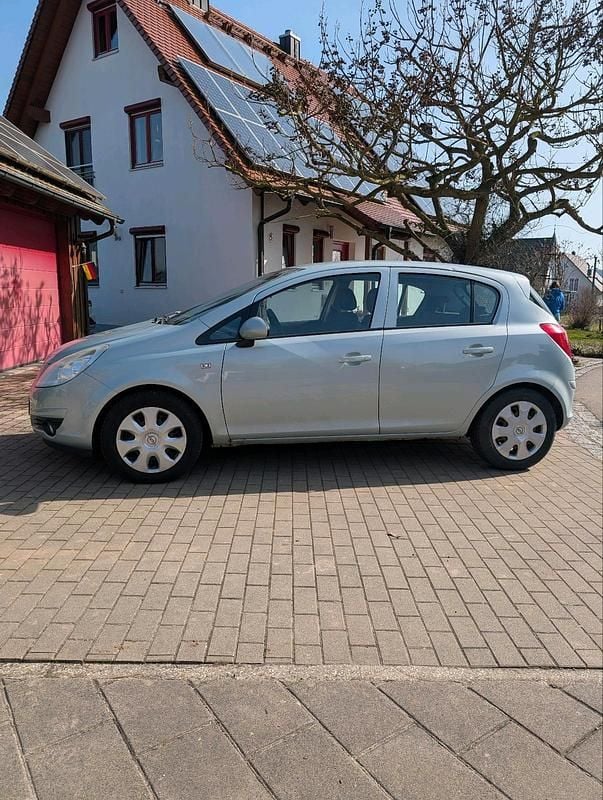Gebraucht Opel Corsa 80 PS (58 kW) 2010 Grün Kleinwagen