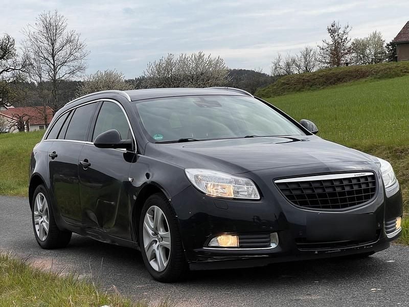 Gebraucht Opel Insignia 160 PS (117 kW) 2012 Schwarz Kombi