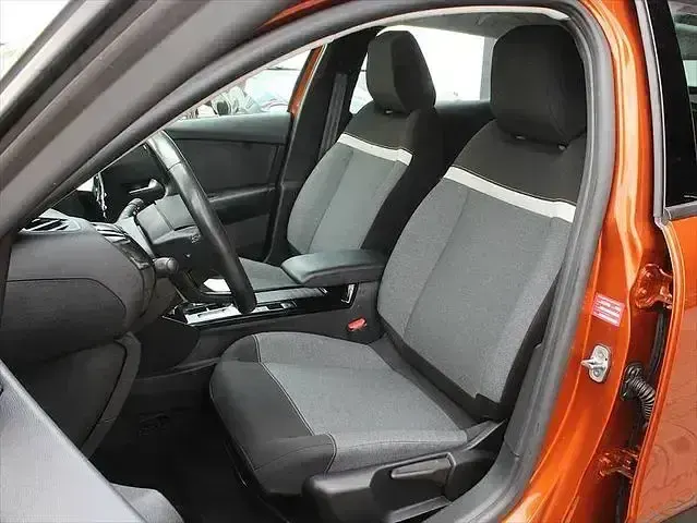 Gebraucht Citroën e-C4 Feel 100 kW (136 PS) 2022 Orange Limousine