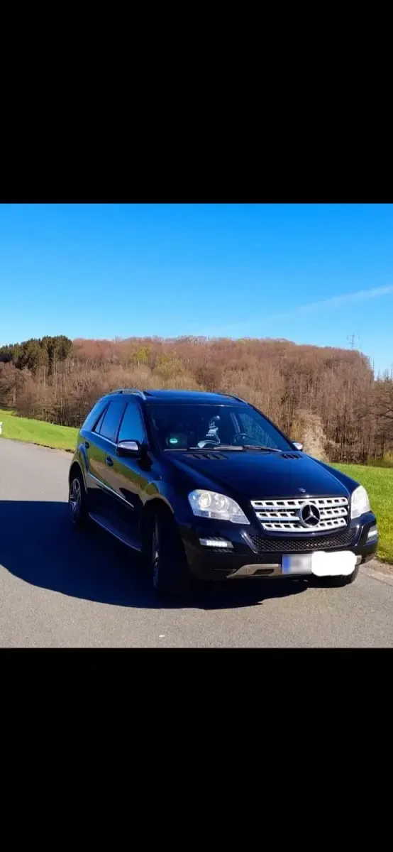 Second-hand Mercedes ML320 224 CP (164 kW) 2009 Negru SUV