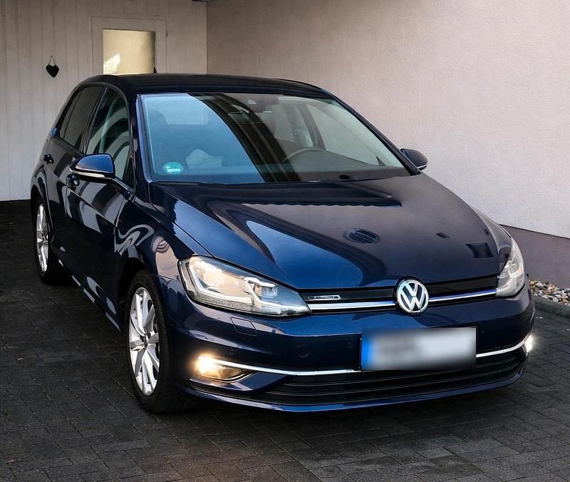 Gebraucht VW Golf VII Join 131 PS (96 kW) 2018 Blau Limousine