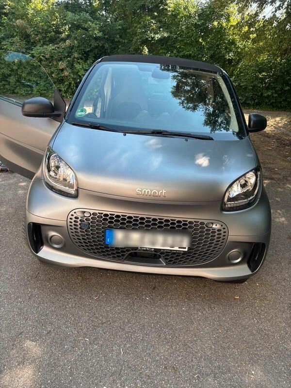 Grau Gebraucht 2020 Smart ForTwo Electric Drive Kleinwagen | 8.900 € - Bild 1/4