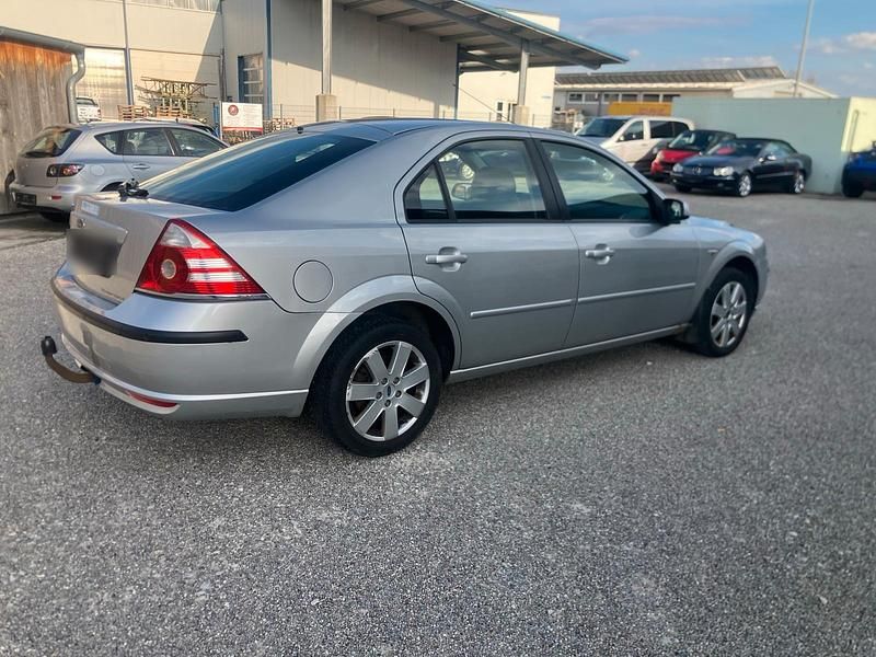 Gebraucht Ford Mondeo 131 PS (96 kW) 2006 Silber Limousine