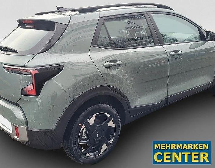 Neu Kia Stonic 101 PS (74 kW) 2026 Grün SUV